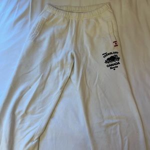 White root’s sweatpants